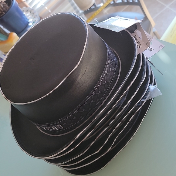 Happy new years. Lighted top hat..nwt. - Picture 3 of 7